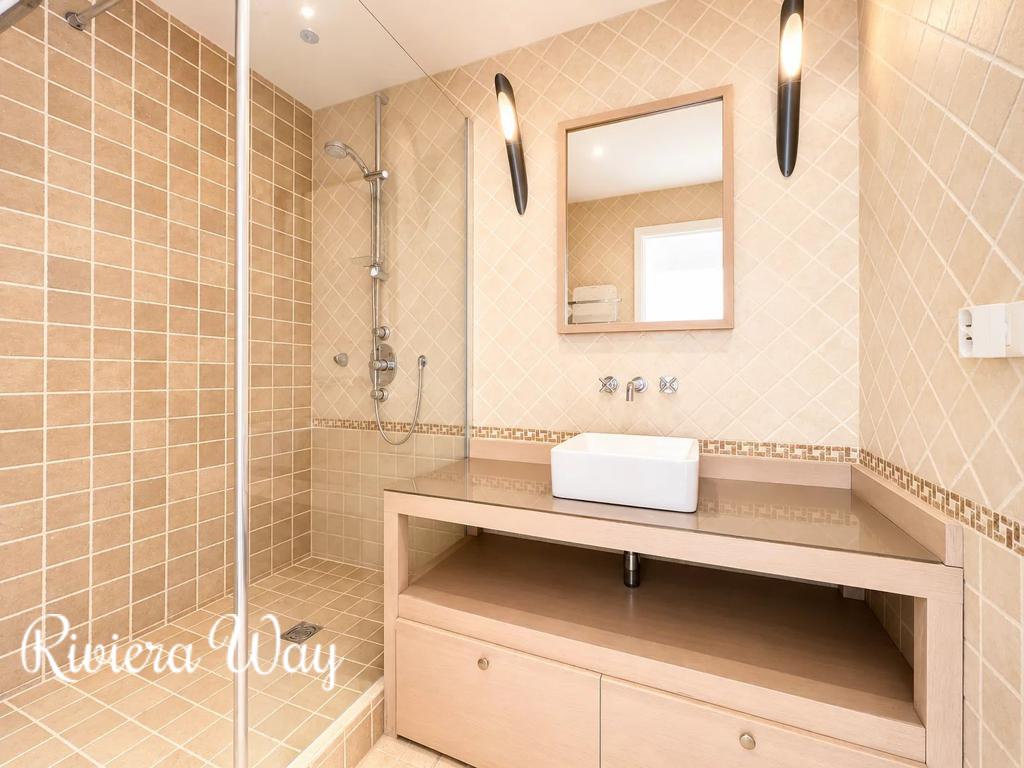 2 room apartment in Cannes, photo #5, listing #106365252