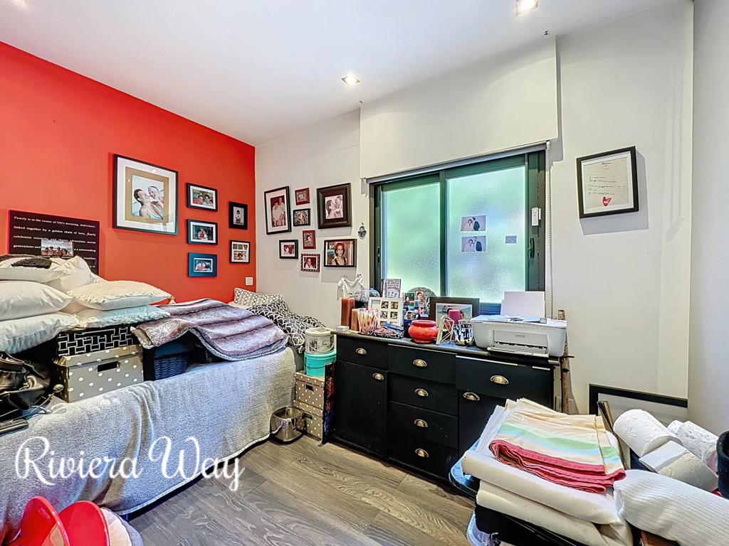 5 room villa in Mougins, photo #8, listing #102944142