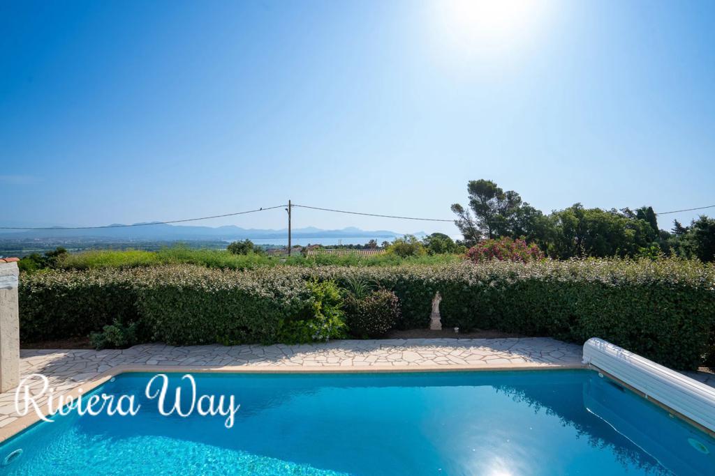 4 room villa in Fréjus, photo #6, listing #104479998