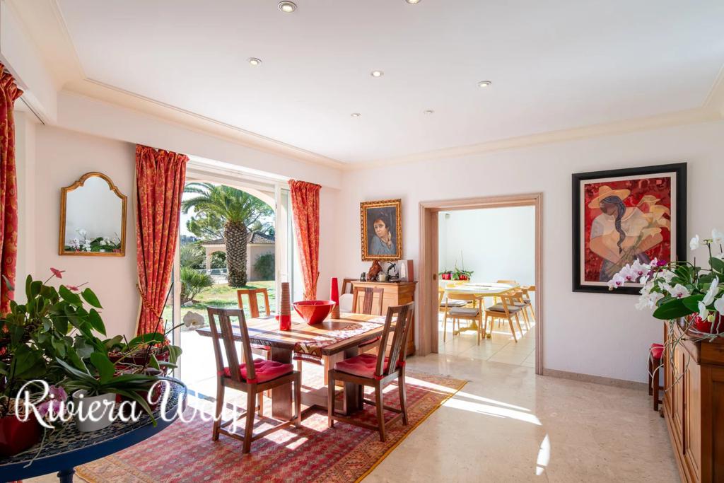 Villa in Mougins, photo #6, listing #105578340