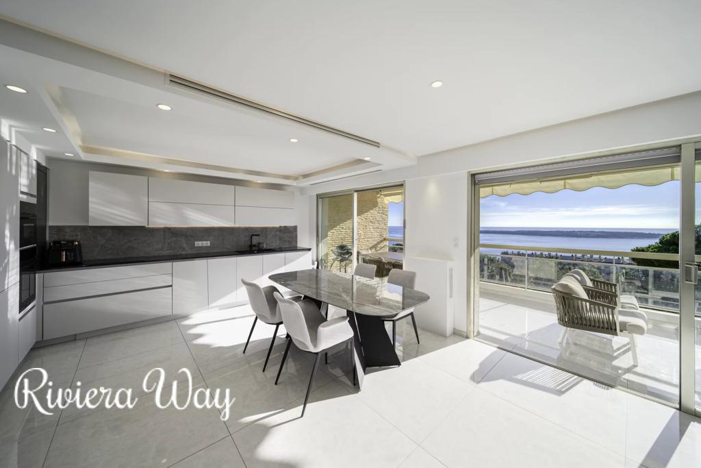 3 room apartment in Cannes, photo #6, listing #105153258