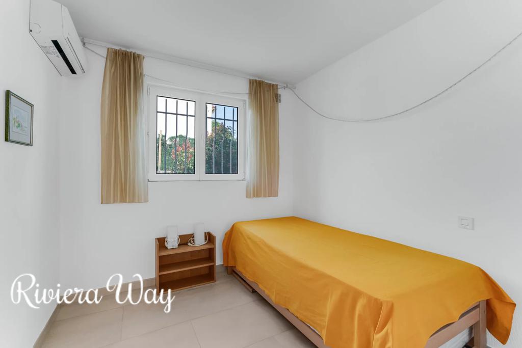 3 room apartment in Cavalaire-sur-Mer, photo #8, listing #105900564