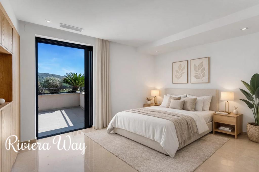 5 room villa in Sainte-Maxime, photo #9, listing #105891828