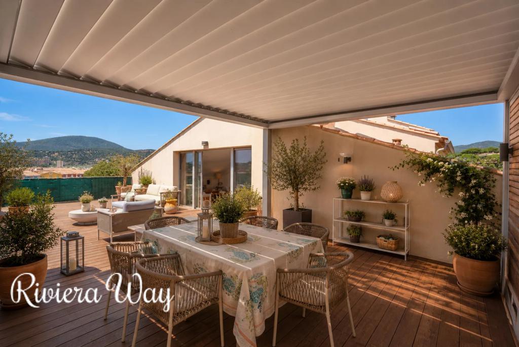 Apartment in Sainte-Maxime, photo #4, listing #106534302