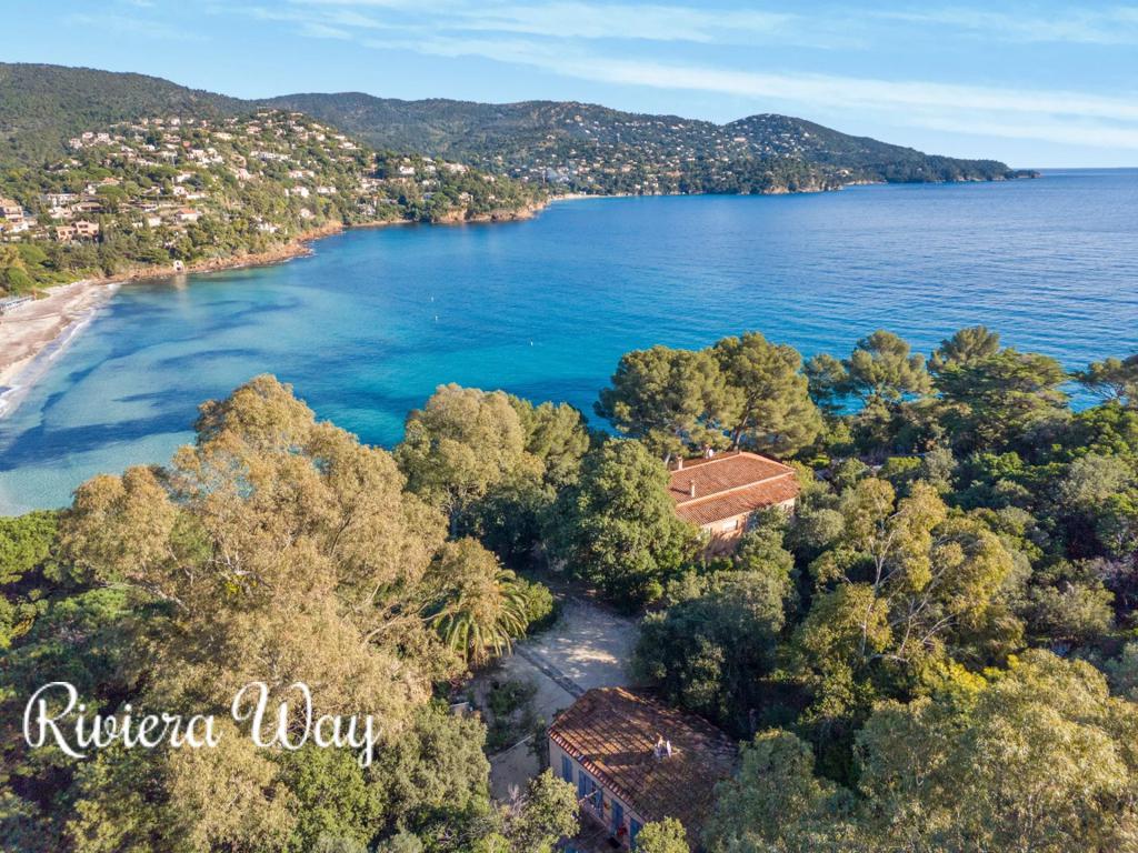 9 room villa in Le Lavandou, photo #3, listing #104480250