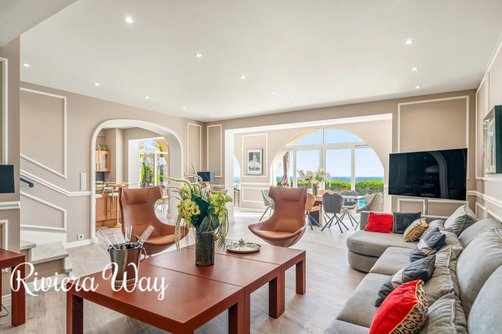 8 room villa in Mandelieu-la-Napoule, photo #3, listing #104510742