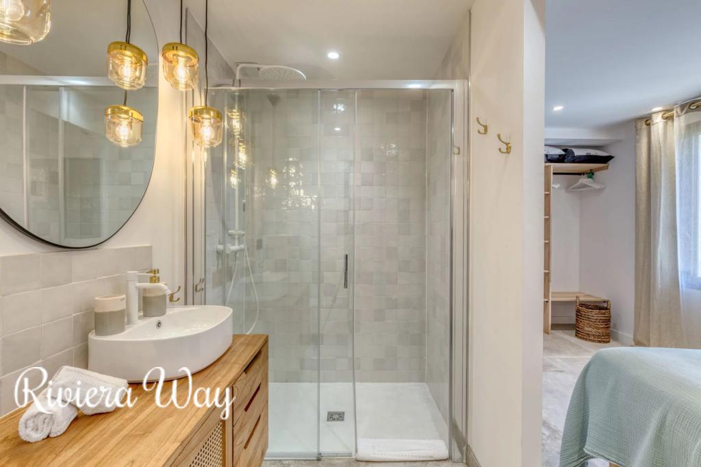 6 room villa in Saint-Tropez, photo #8, listing #104969382