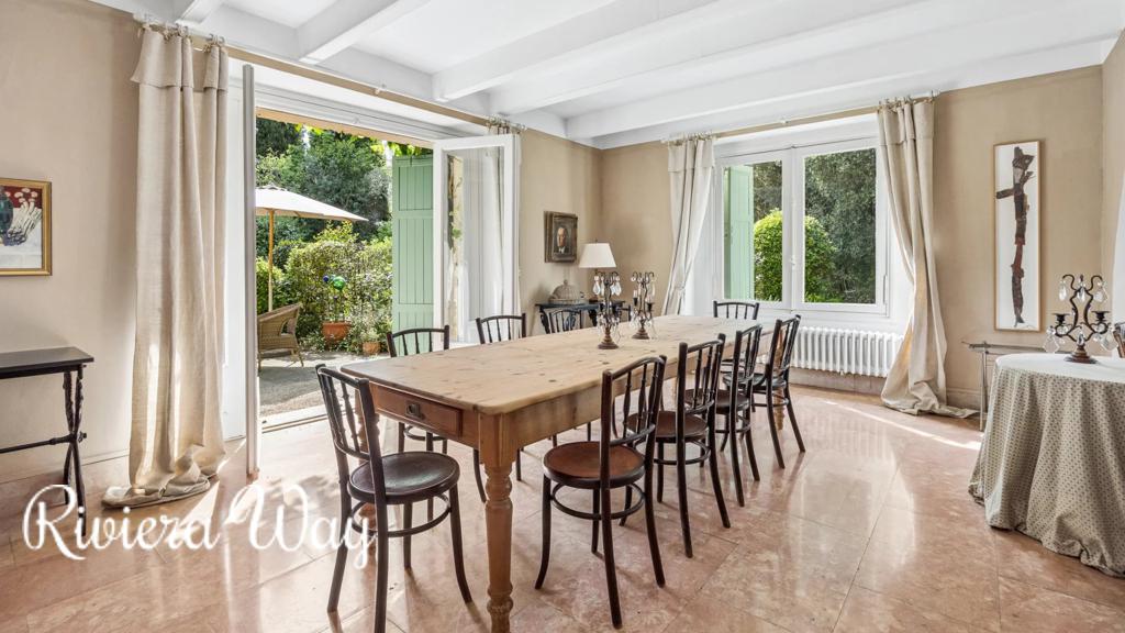 10 room villa in Grasse, photo #8, listing #106178184