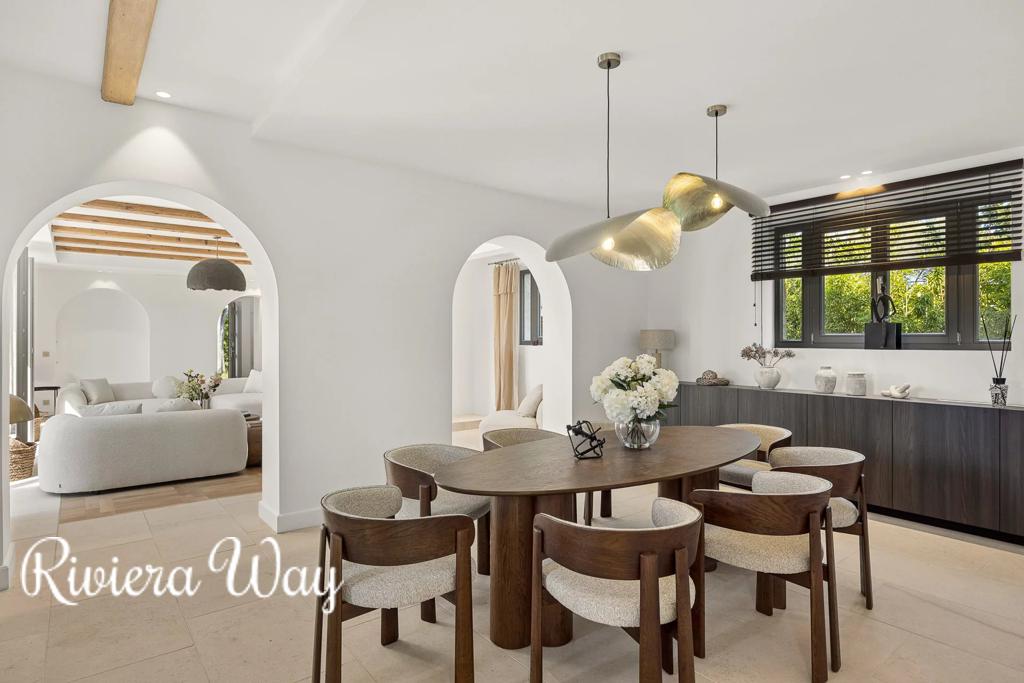 8 room villa in Cap d'Antibes, photo #4, listing #106571934