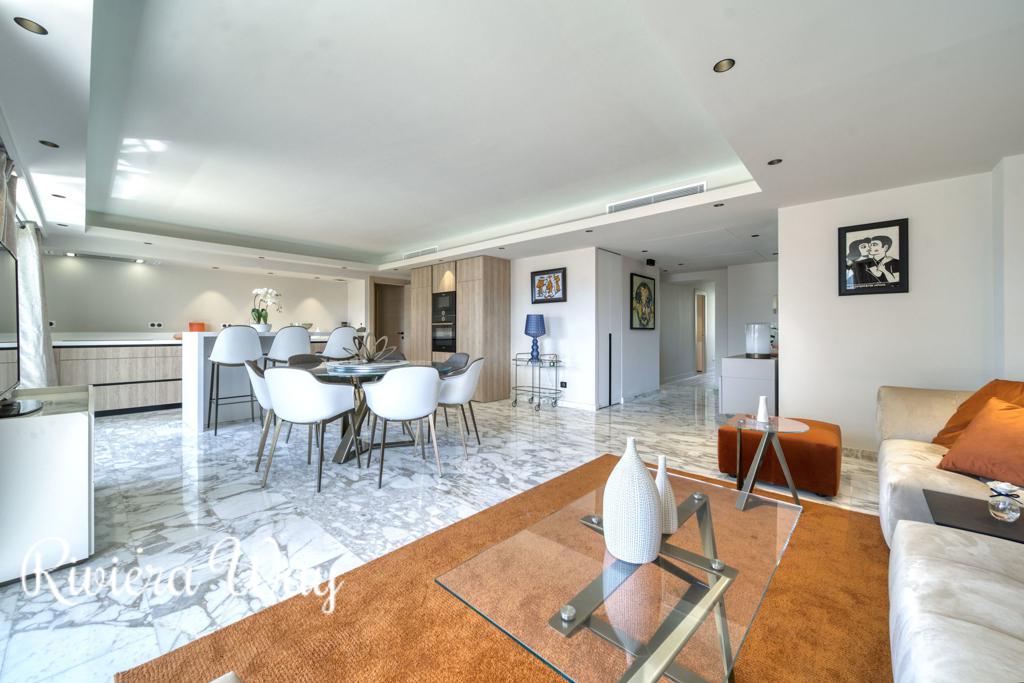 4 room apartment in Cannes, photo #3, listing #83427918