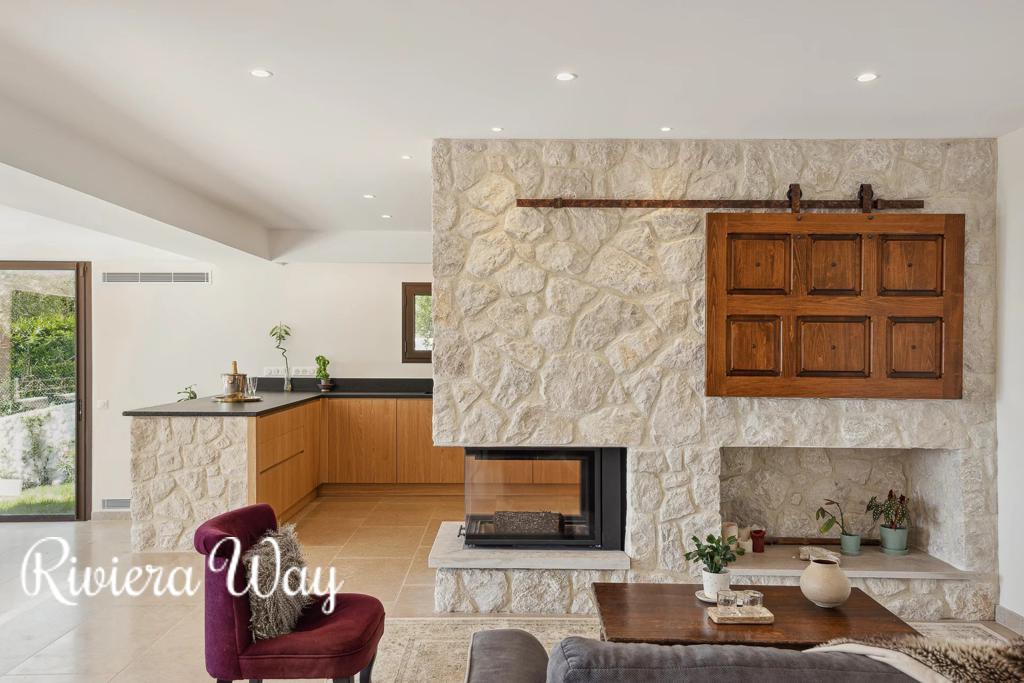 7 room villa in Saint-Paul-de-Vence, photo #8, listing #94964520