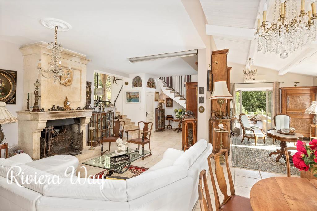 9 room villa in Fayence, photo #4, listing #86854446