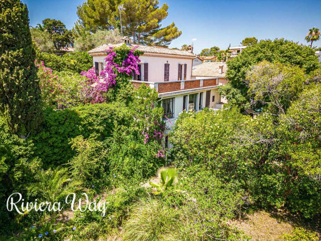 12 room villa in Antibes, photo #8, listing #89886846