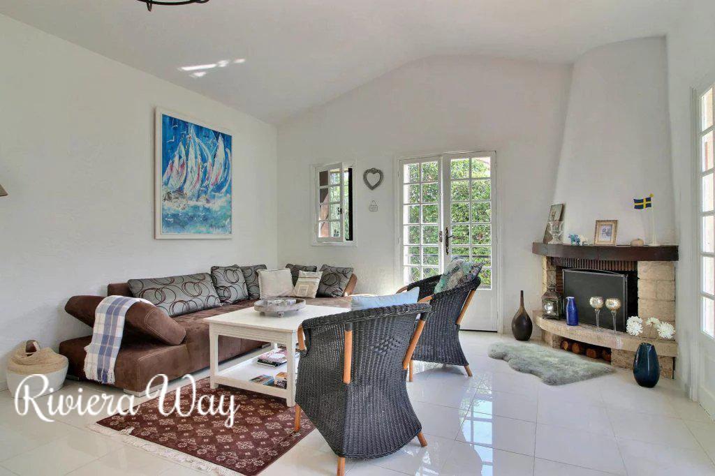 4 room villa in Antibes, photo #9, listing #98434392