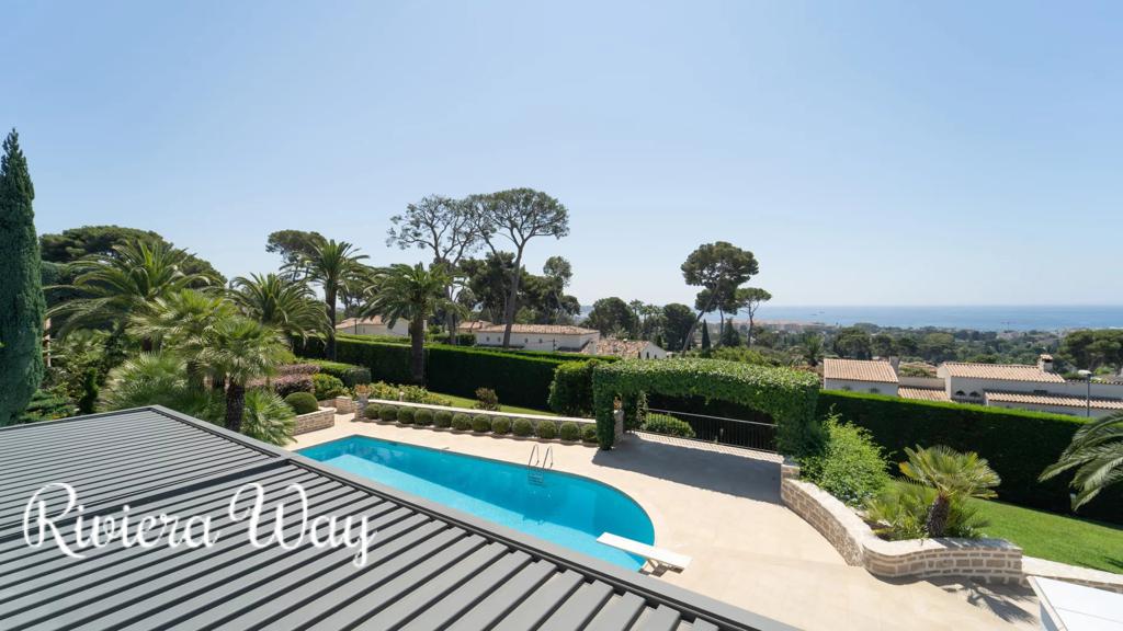 10 room villa in Antibes, photo #2, listing #100447872