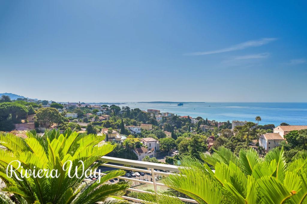 4 room apartment in Cannes, photo #2, listing #106365504