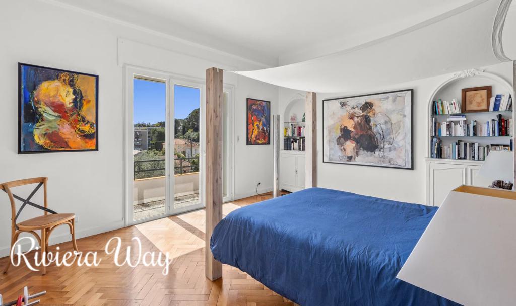 4 room apartment in Le Cannet, photo #5, listing #105979482