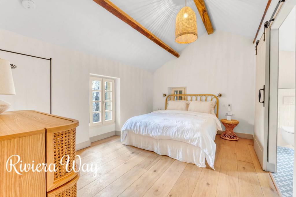 12 room villa in Grasse, photo #1, listing #103076862