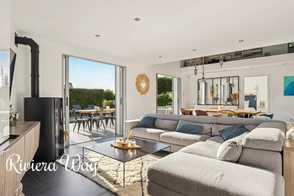 Villa in Mougins, photo #6, listing #104471430