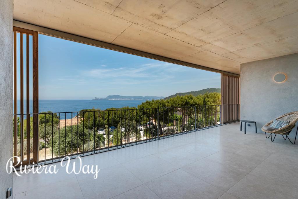 8 room villa in Saint-Cyr-sur-Mer, photo #7, listing #106811670