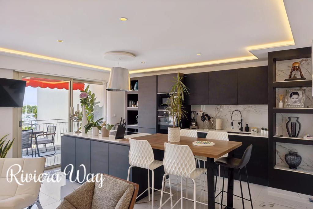 4 room apartment in Antibes, photo #5, listing #105001764