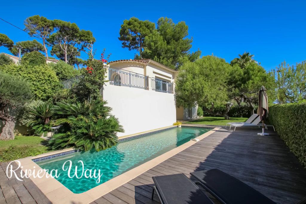 5 room villa in Cap d'Antibes, photo #4, listing #94123428