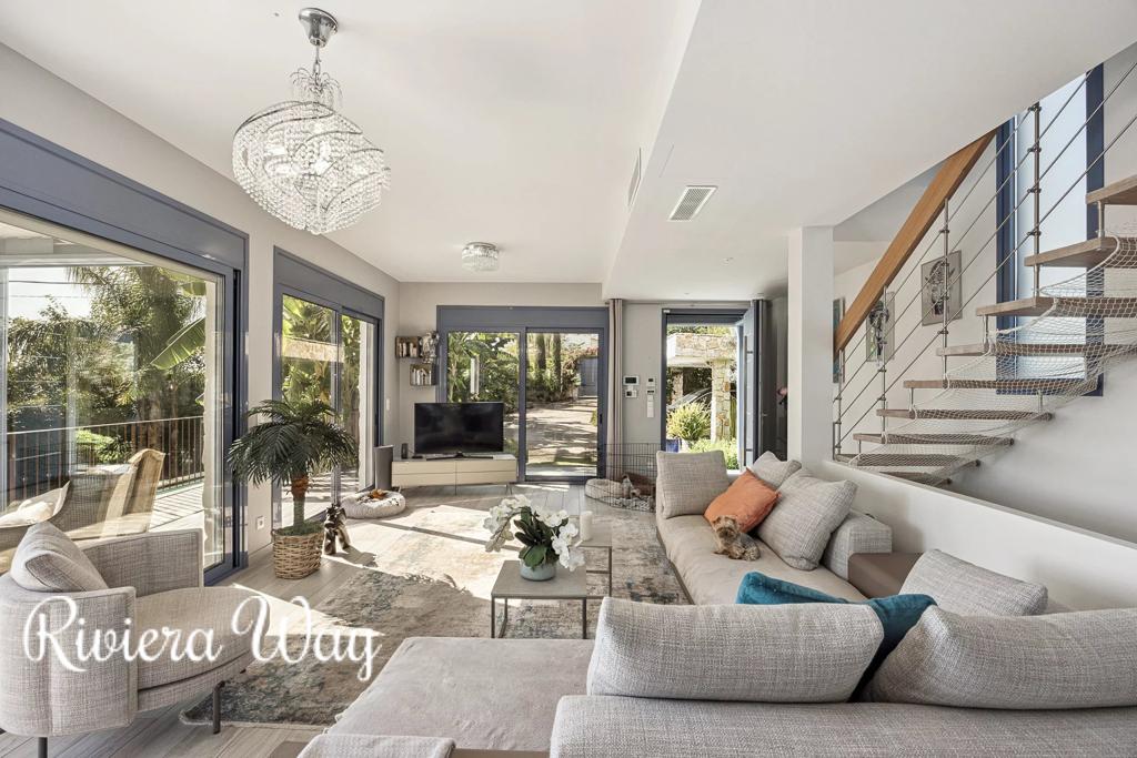 5 room villa in Cannes, photo #9, listing #104187132