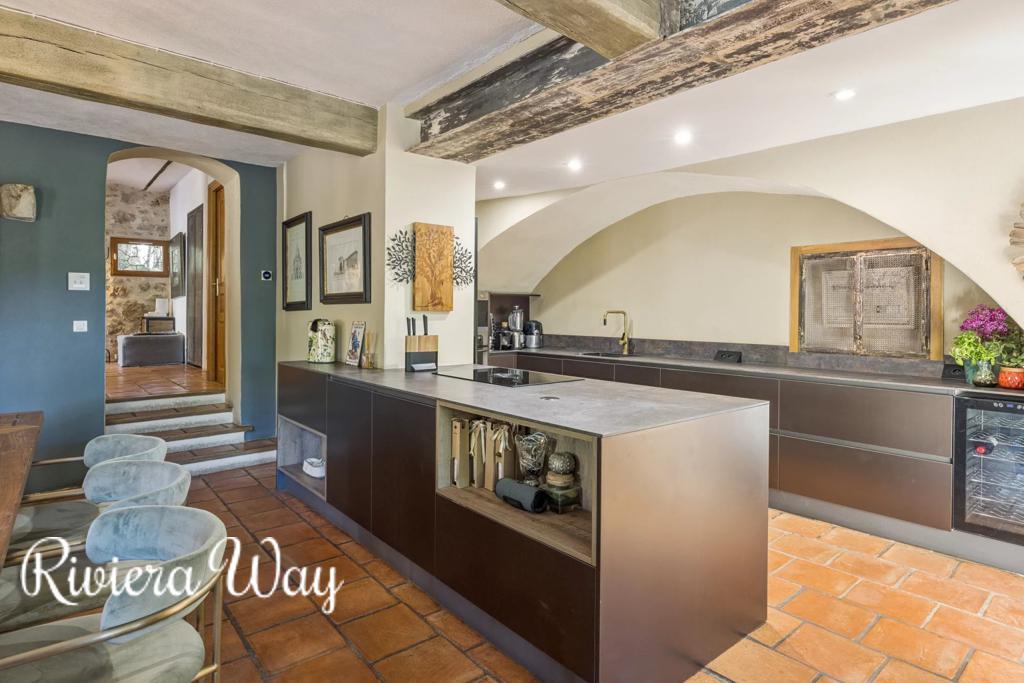 7 room villa in Grasse, photo #6, listing #104177598