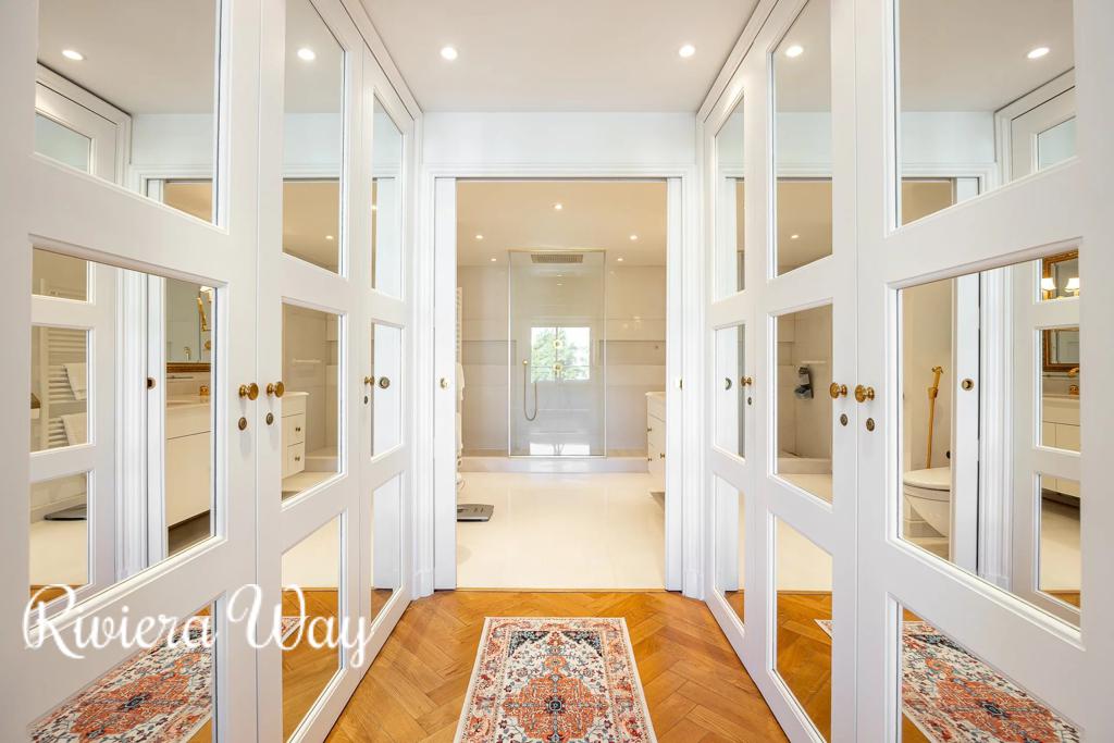 6 room apartment in Cannes, photo #9, listing #104428842
