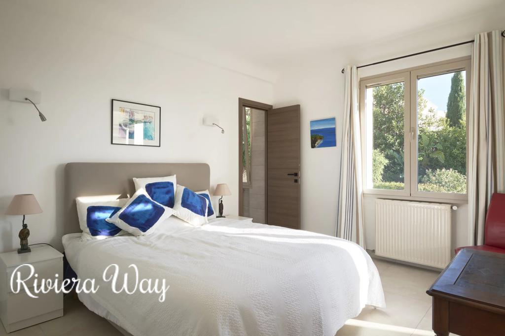 8 room villa in Cap d'Antibes, photo #7, listing #99112944