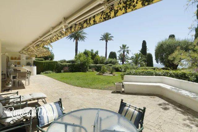 5 room apartment in Cannes, photo #6, listing #104334468