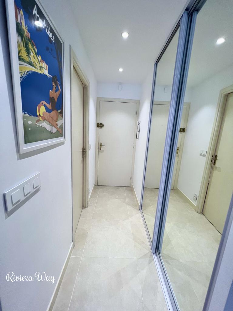 1 room apartment in Juan-les-Pins, photo #7, listing #90671616