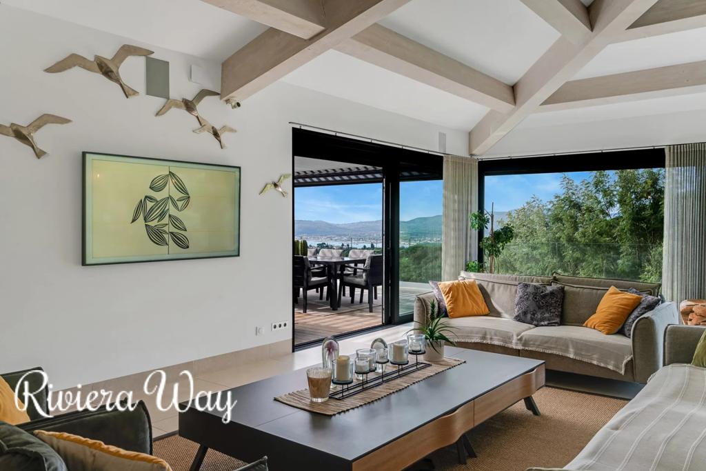 6 room villa in Grimaud, photo #5, listing #104480418