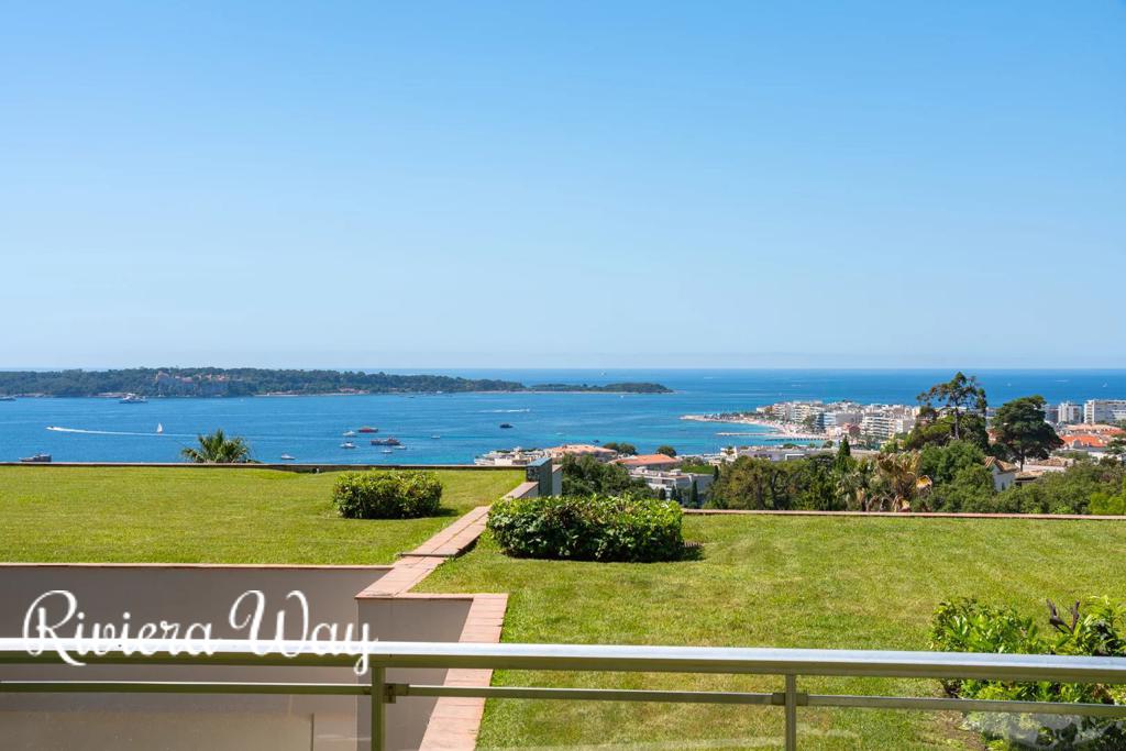 4 room apartment in Cannes, photo #5, listing #106515822