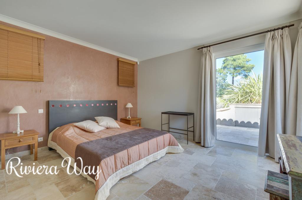 8 room villa in Grimaud, photo #10, listing #79951746