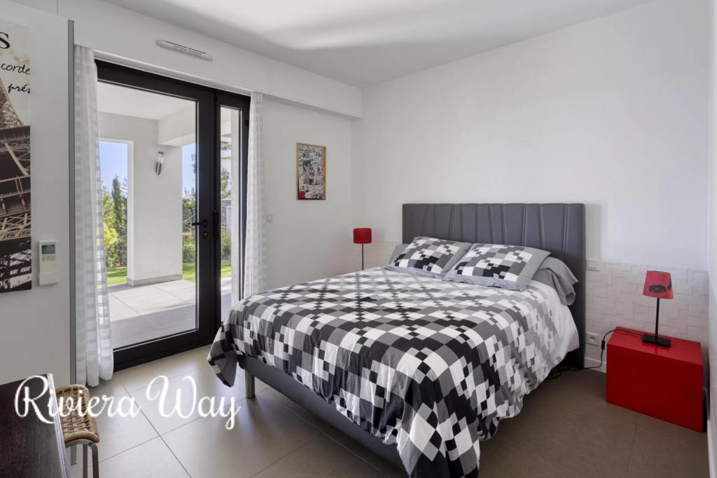 7 room villa in Cavalaire-sur-Mer, photo #9, listing #93783480