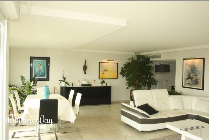 Apartment in Juan-les-Pins, 235 m², photo #1, listing #63505722
