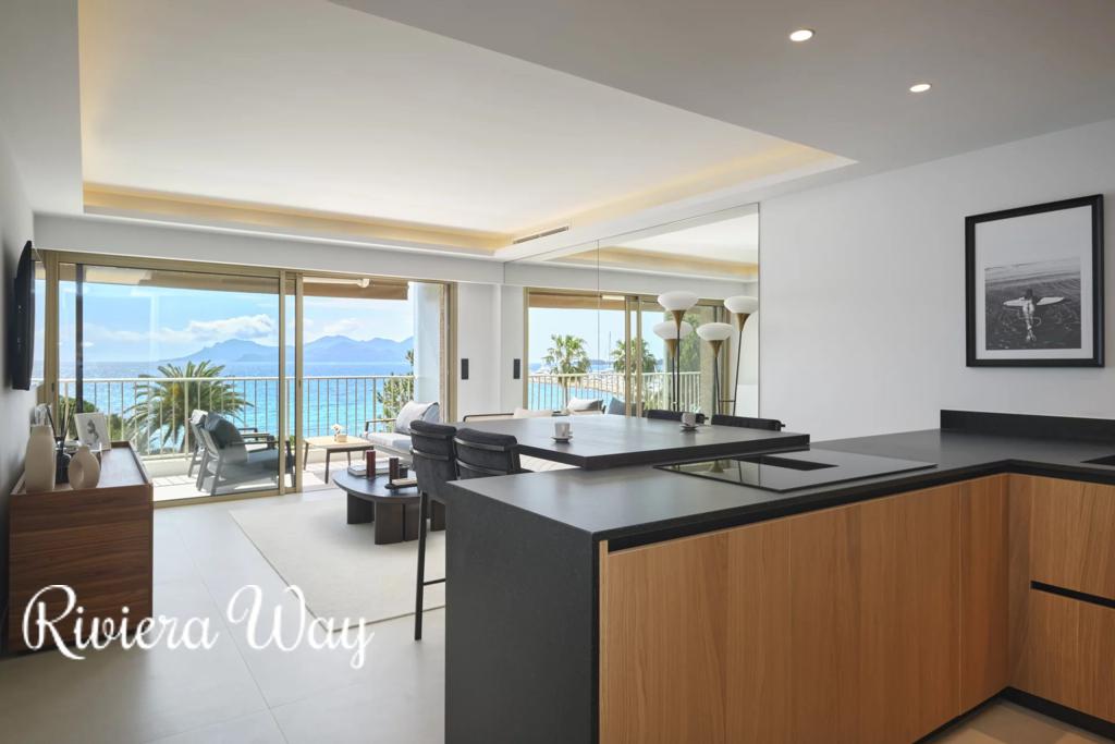 3 room apartment in Boulevard de la Croisette, photo #3, listing #105696864