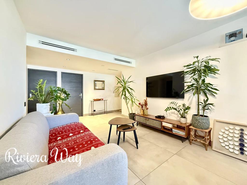3 room apartment in Golf Juan, photo #8, listing #104342532
