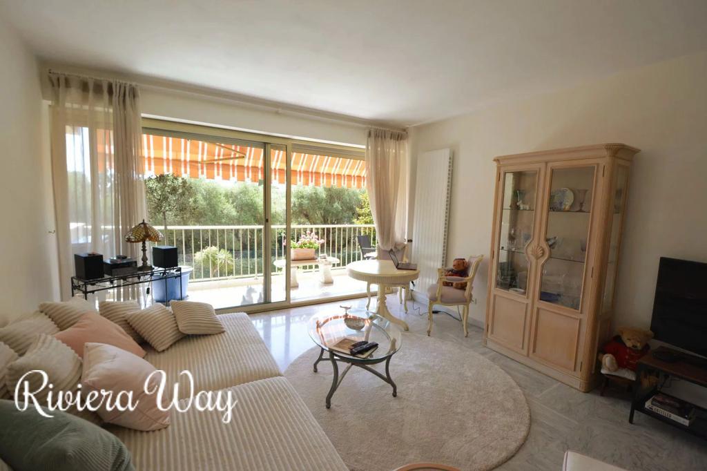 2 room apartment in Antibes, photo #2, listing #106563240