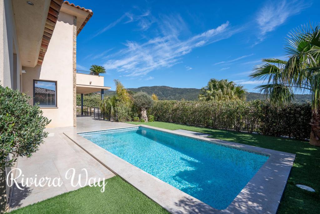 5 room villa in Sainte-Maxime, photo #3, listing #105891828