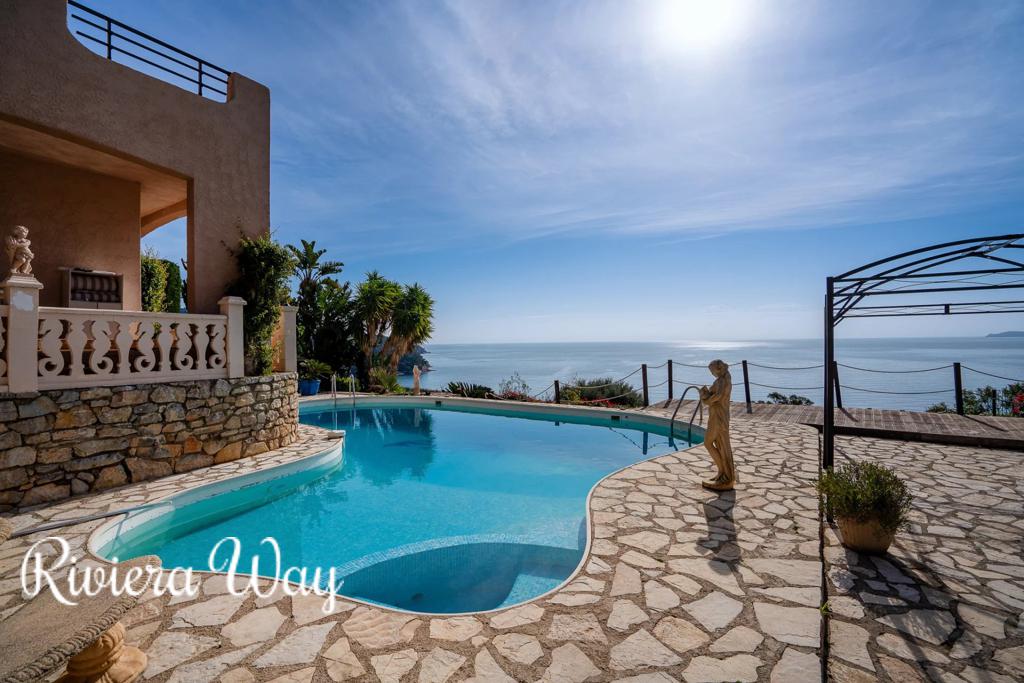 Villa in Rayol-Canadel-sur-Mer, photo #5, listing #105782124