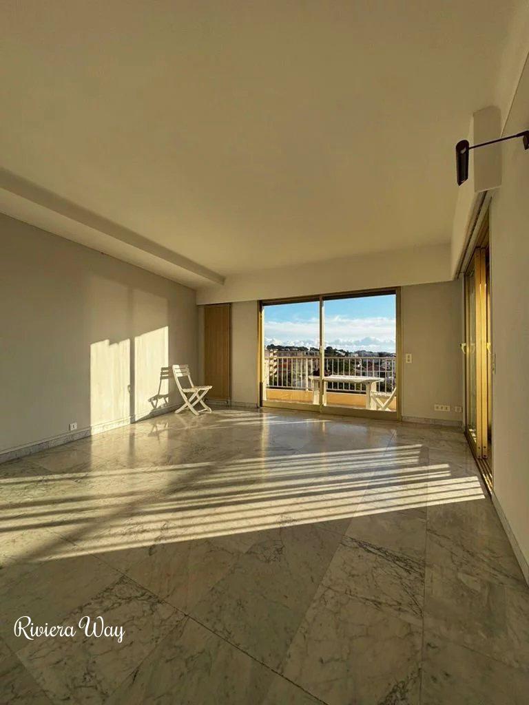 3 room apartment in Juan-les-Pins, photo #4, listing #105150570