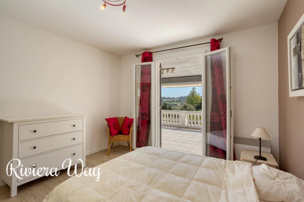 7 room villa in La Croix-Valmer, photo #6, listing #106371258
