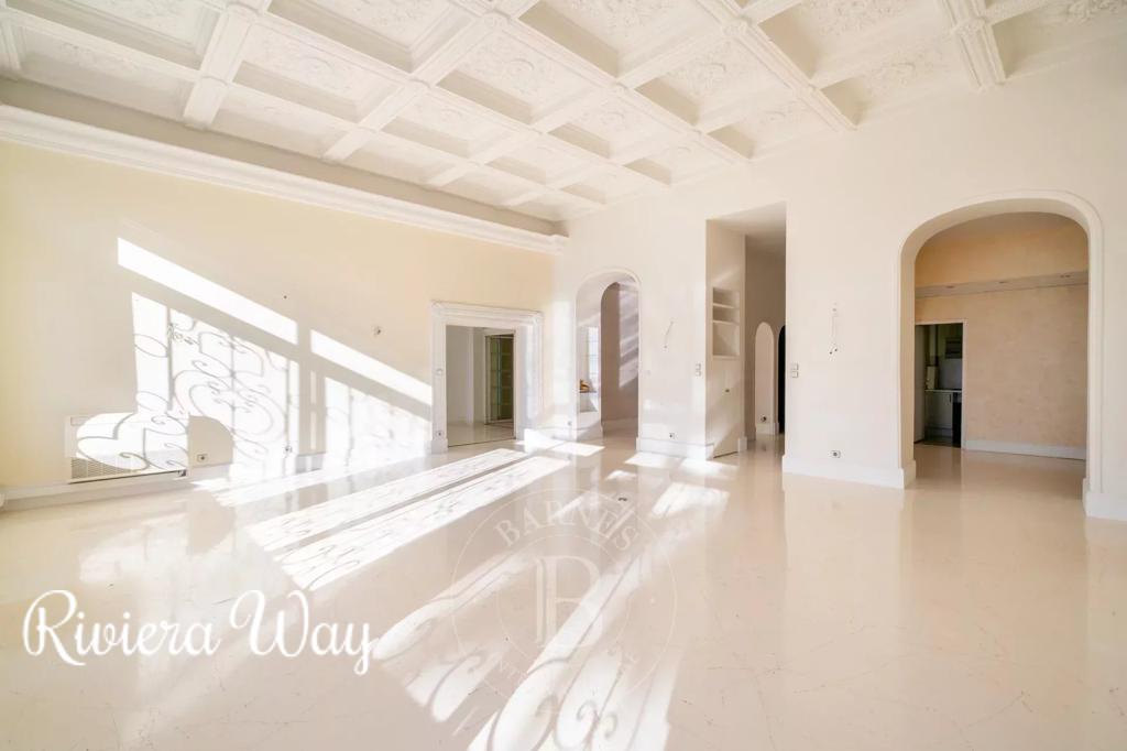 7 room apartment in Cannes, photo #5, listing #101589726