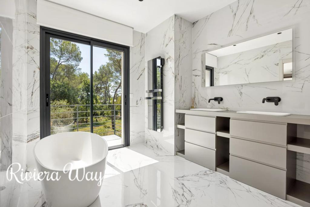 Villa in Mougins, photo #7, listing #106680042