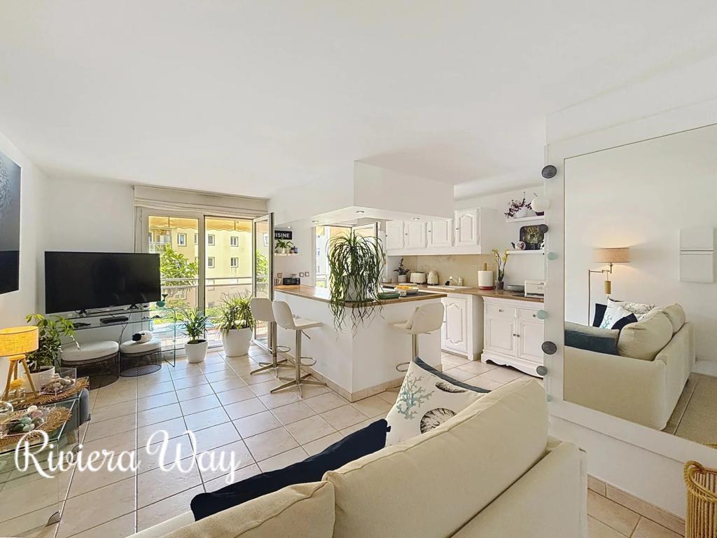 3 room apartment in Antibes, photo #6, listing #102997944
