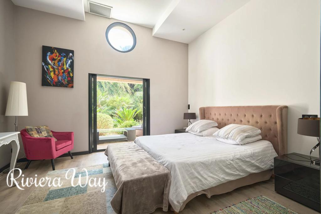 8 room villa in Ramatyuel, photo #3, listing #99754872