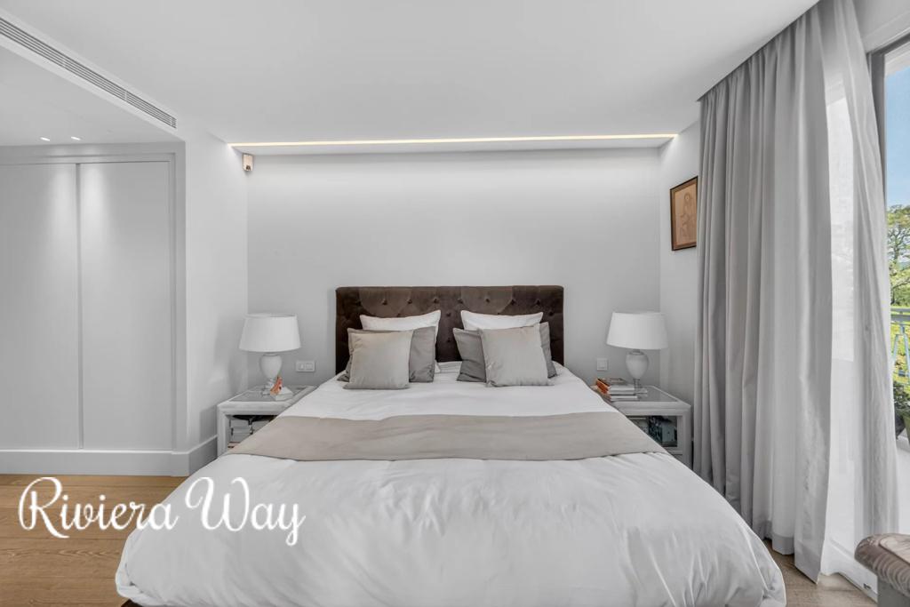 5 room apartment in Le Cannet, photo #6, listing #106174404