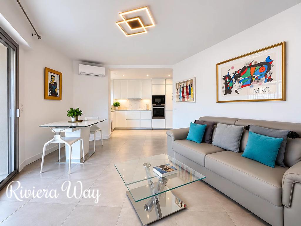 3 room apartment in Cannes, photo #1, listing #105470064